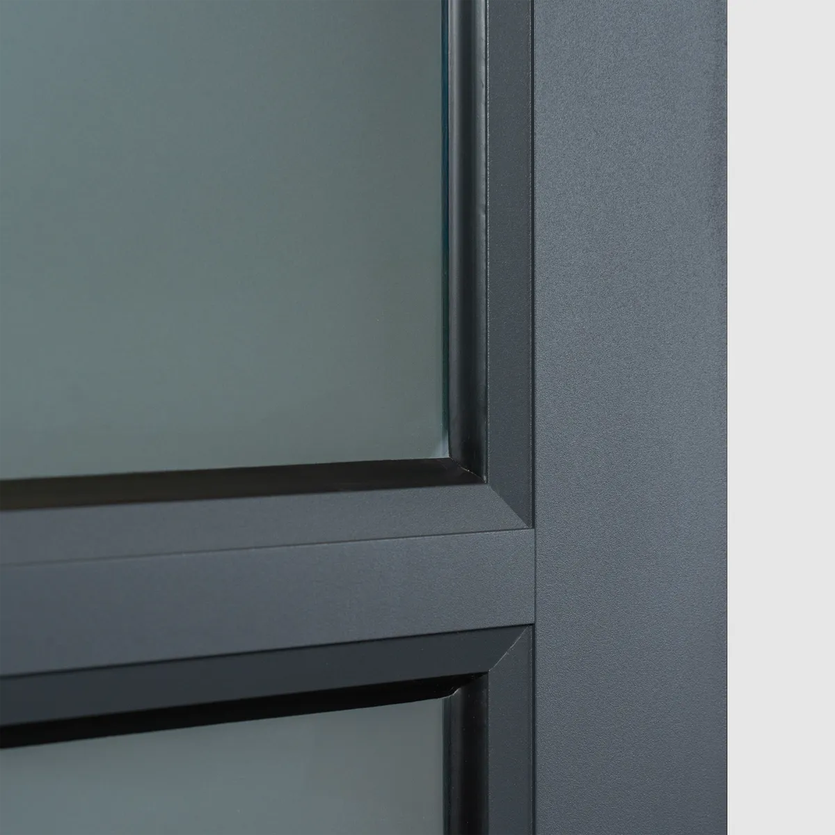 Detail-porte-grise-alma.png
