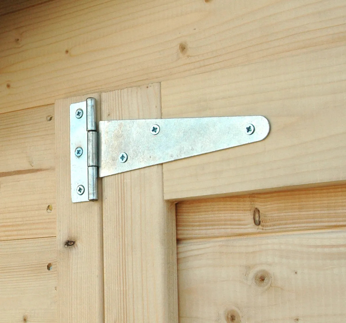 Perenza Detail of a wooden shed_1.jpg