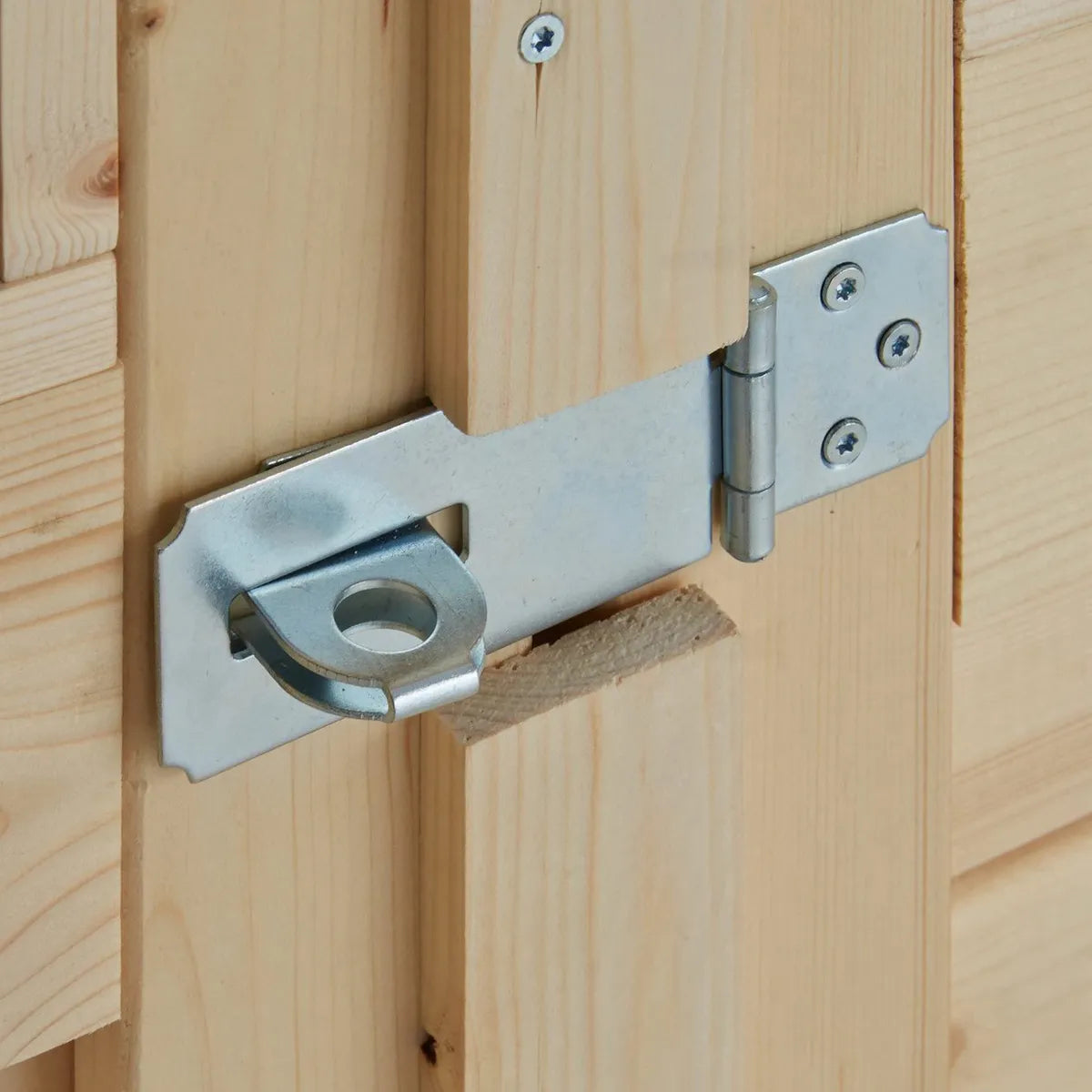 Perenza Detail of a wooden shed_2.jpg