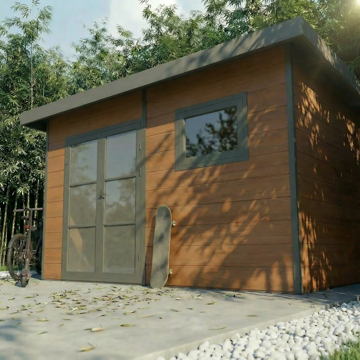 Abri composite Alma 11 m² brun avec fenêtre, dans un jardin boisé
