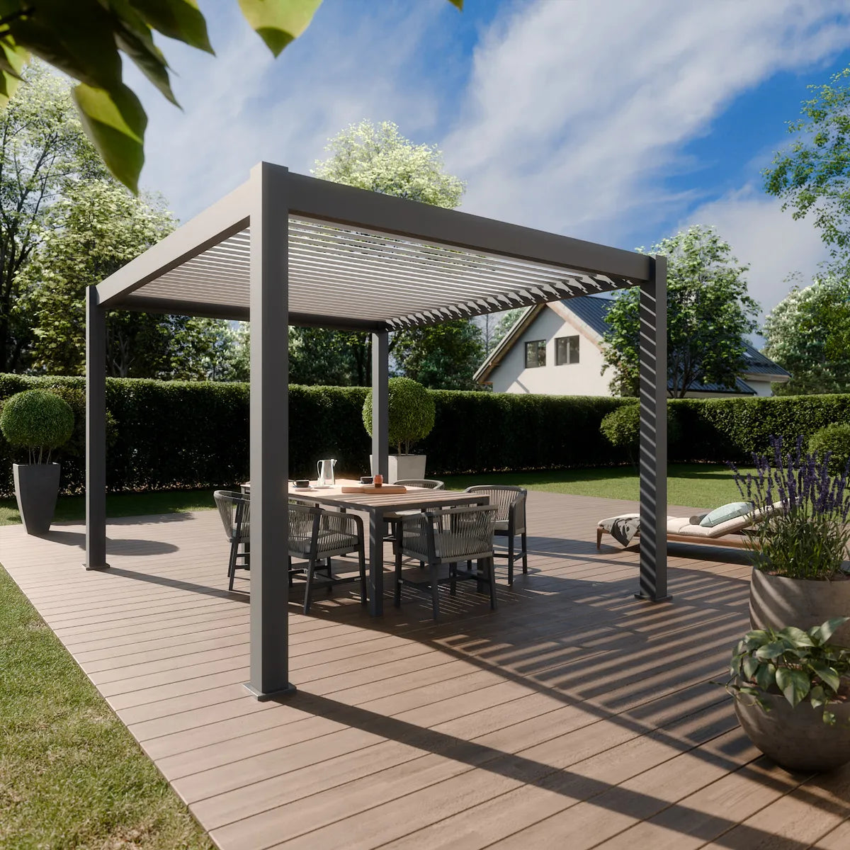 Bioklimatische Aluminium-Pergola Elios 3x4 m auf Holzterrasse im Außenbereich