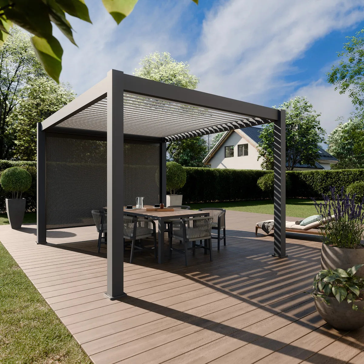 Bioklimatische Pergola Elios Aluminium 3x4 m, Gartenatmosphäre, Tisch und Stühle