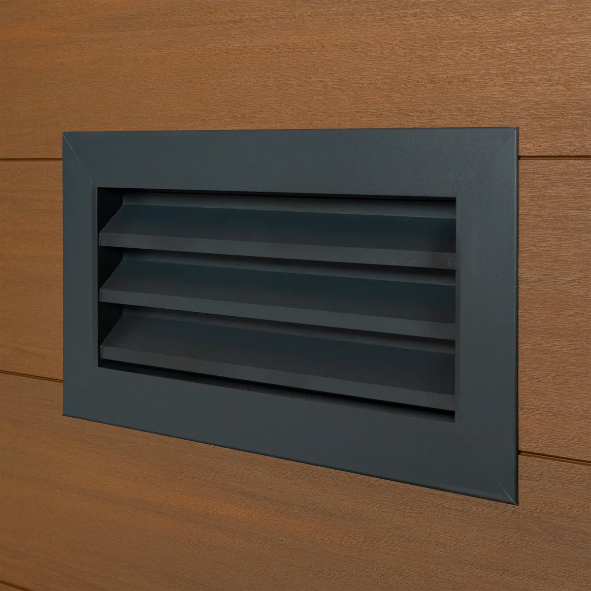 Grille-ventillation-grise-WPC-marron.png