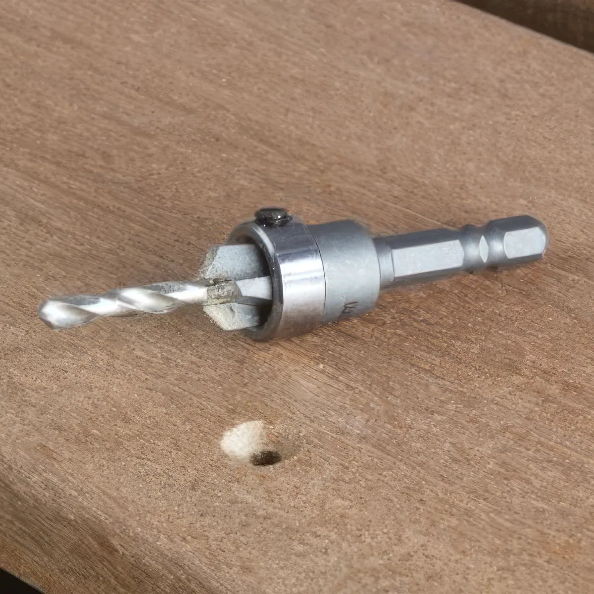 m-cobra-foret-a-chanfrein-butee-diam-4mm_ambiance.jpg