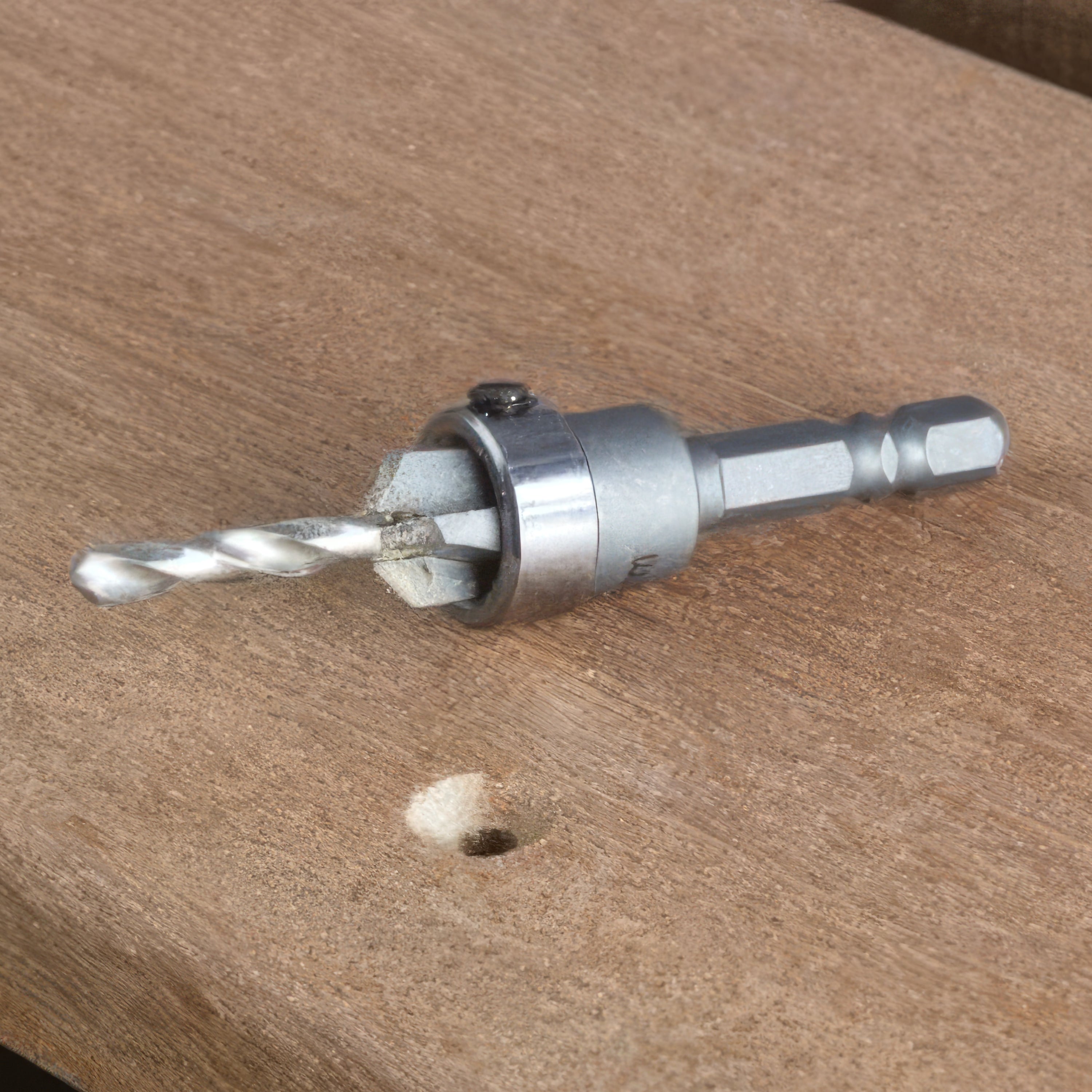 m-cobra-foret-a-chanfrein-butee-diam-4mm_ambiance.jpg