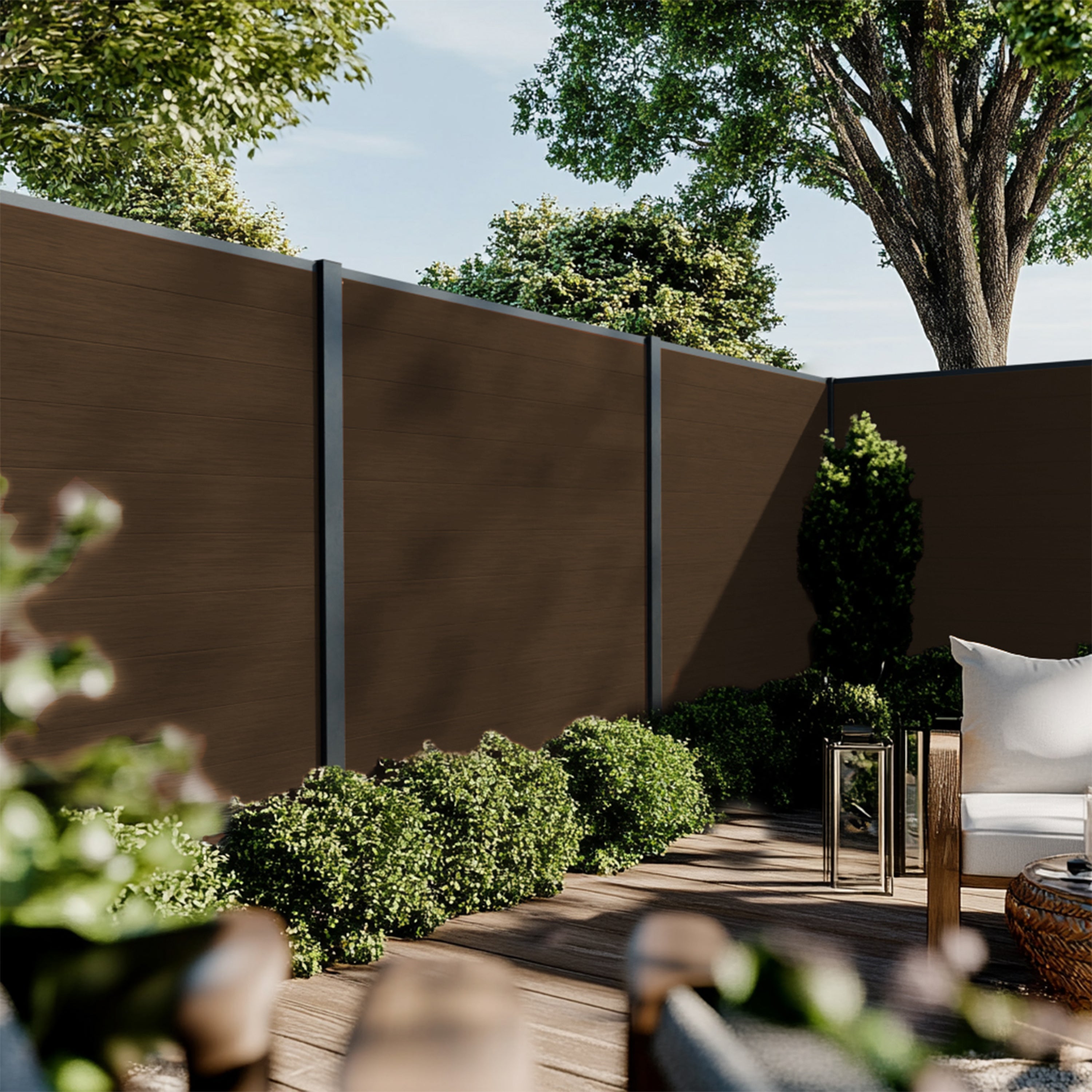 Clôture composite Cruz en ipé, ambiance jardin moderne et élégante