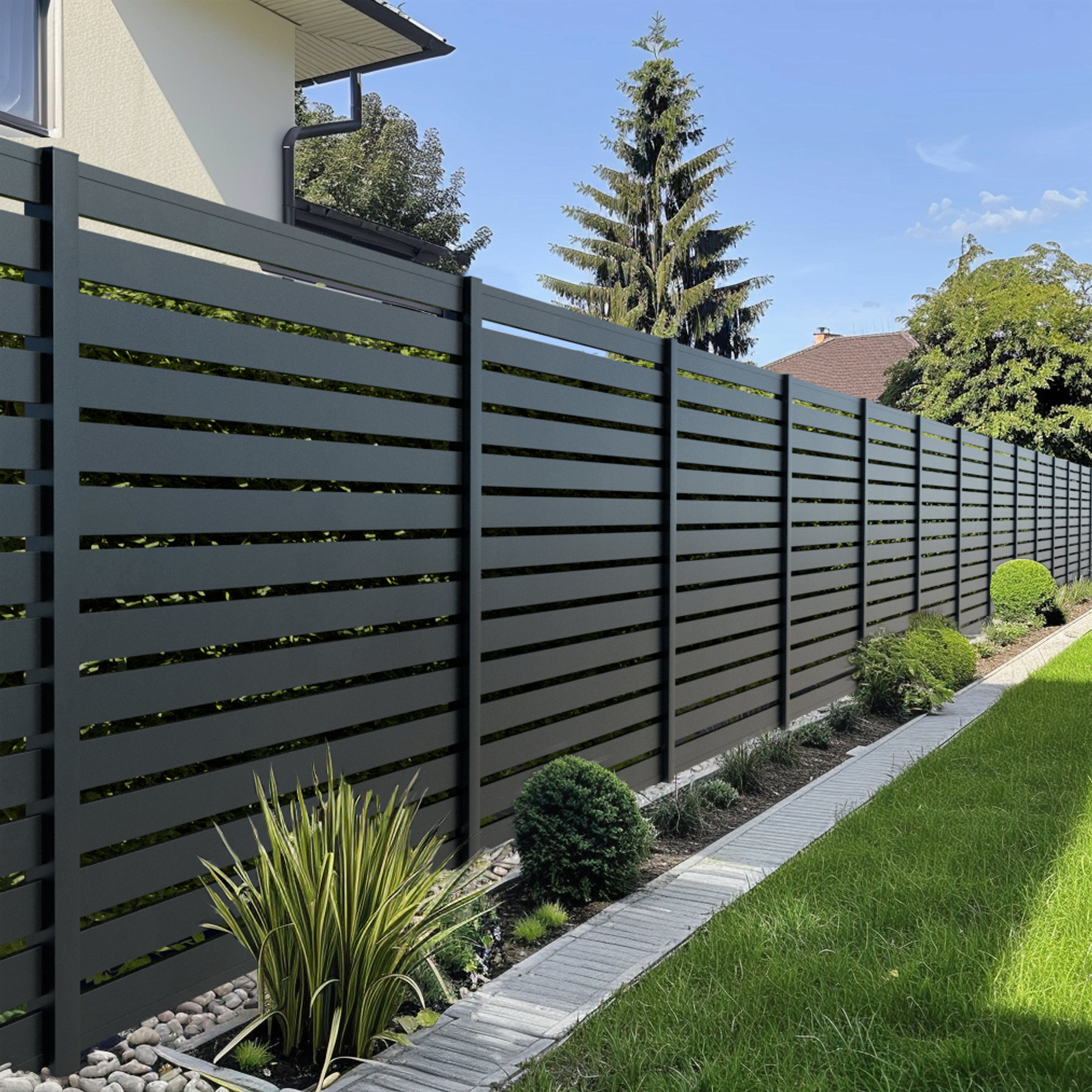 Clôture aluminium ajourée Olinda en gris, design lattes modernes