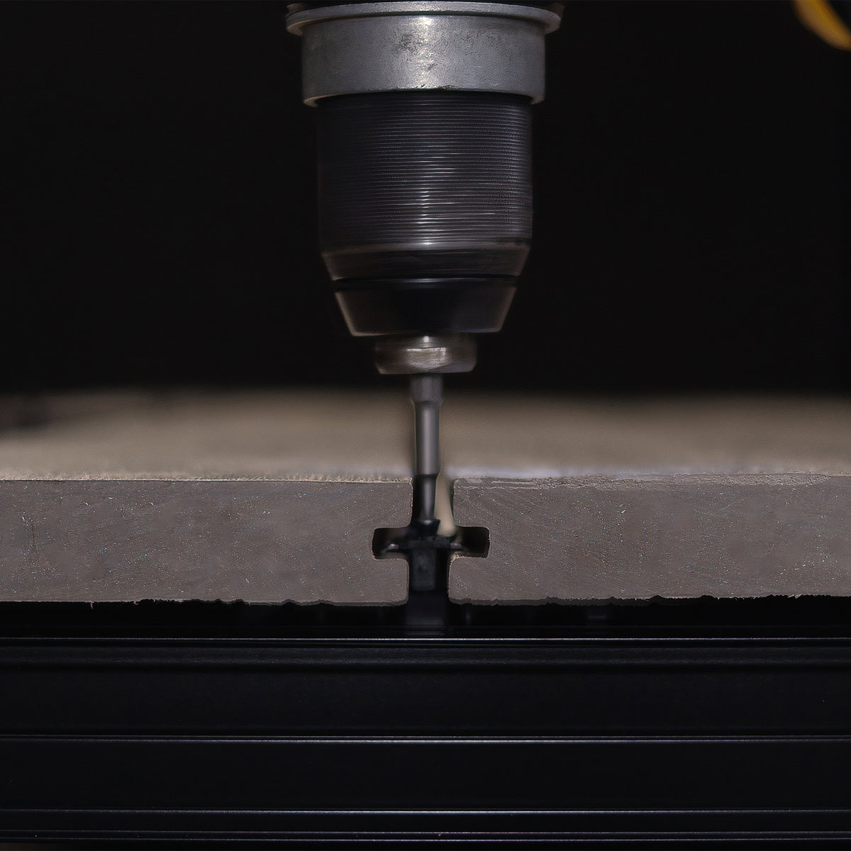 Verschraubung eines HYBRID-Clips