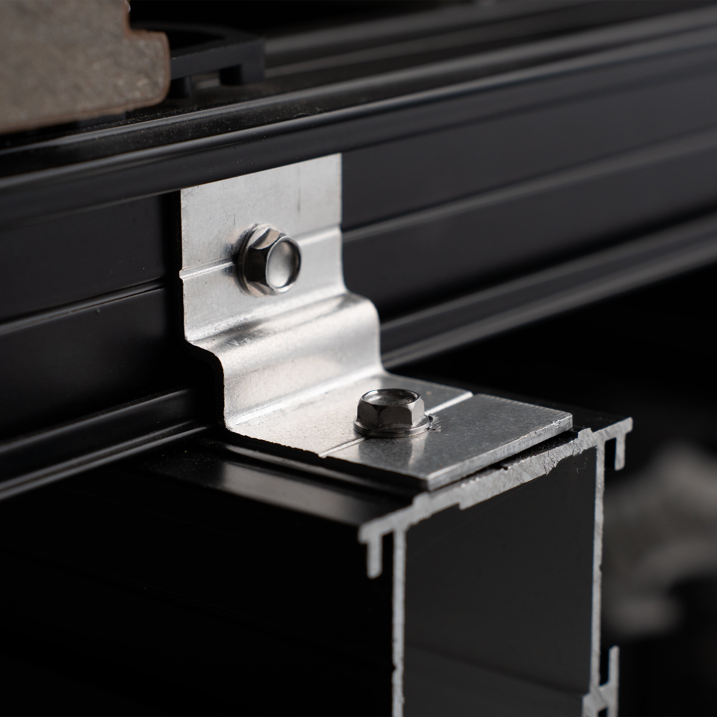 sku-structural-equerre-fixation-10pcs_ambiance.jpg